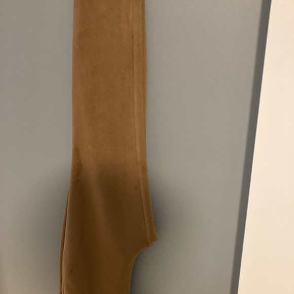 Max Studio XL Pull on suede like pants. Fitted to the ankle. Comfy stretch. Nice - Picture 3 of 7